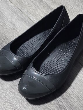 Crocs Cap Toe Black Ballet Flats Slip On Comfort Shoes Womens Size 7
